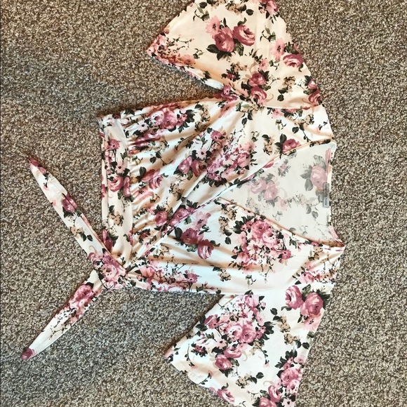 Charlotte Russe top small used - Picture 5 of 5